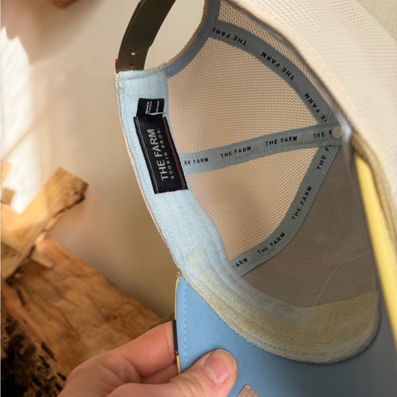 Goorin Bros “Greatest” Carousel GOAT Yellow and Gray Embroidered Cap - Picture 4 of 4